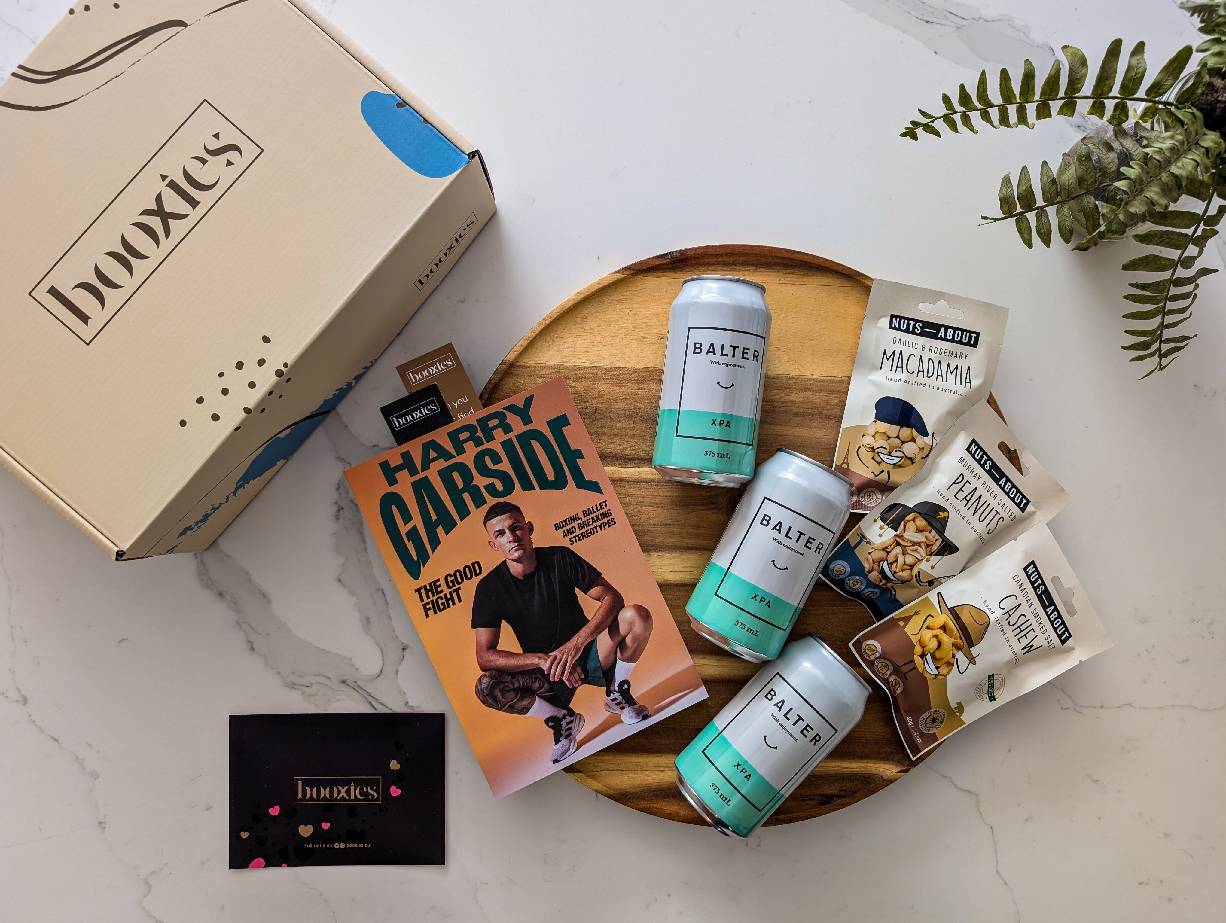 Happy Hours Booxies beer, books and nuts gift